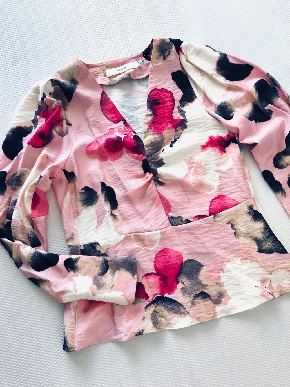 Inwear Pastel Pink Watercolour Abstract Floral V-Neck Blouse 2 NWT lightweight